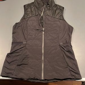 Lululemon Down for it all vest size 14